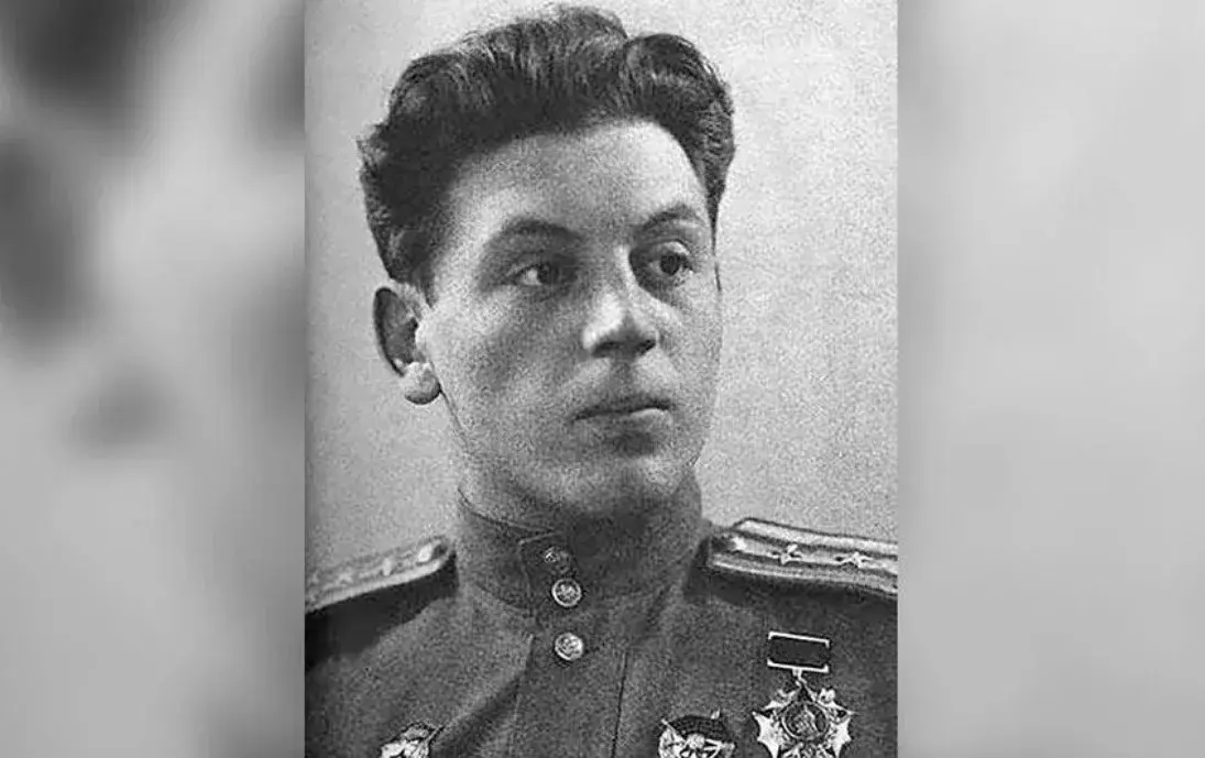 Сталин василий иосифович фото в молодости
