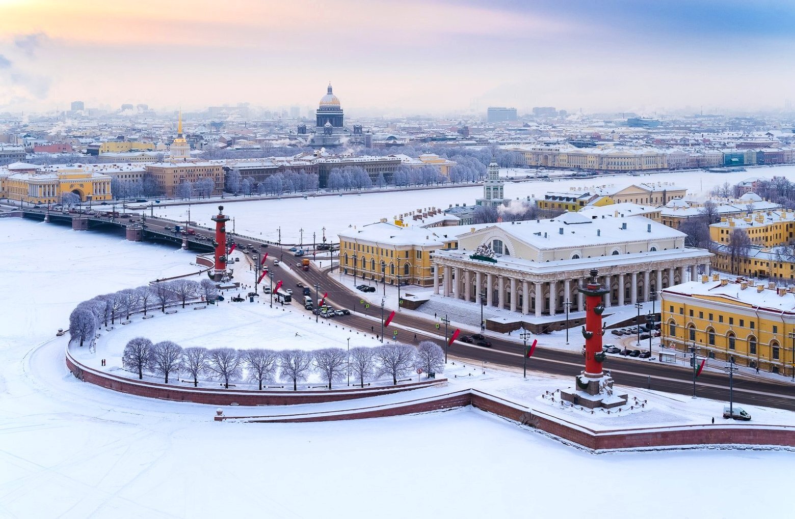 Отдых в России зимой в 2021-2022 году - коронавирусные ограничения в регионах, куда поехать с QR-кодом, туризм на праздники