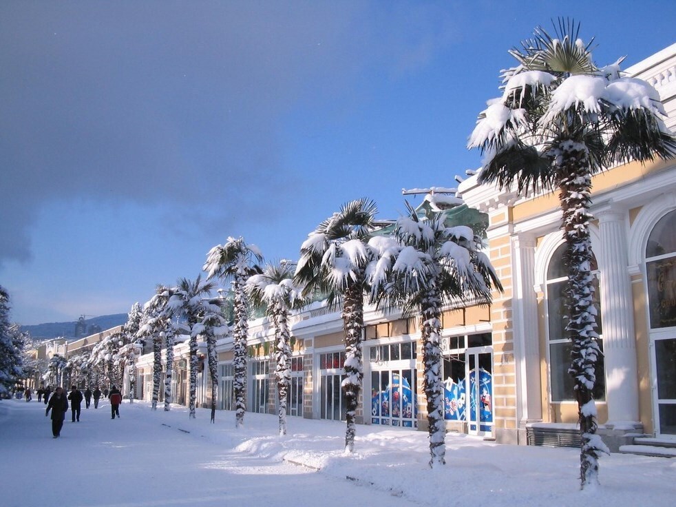 Отдых в России зимой в 2021-2022 году - коронавирусные ограничения в регионах, куда поехать с QR-кодом, туризм на праздники