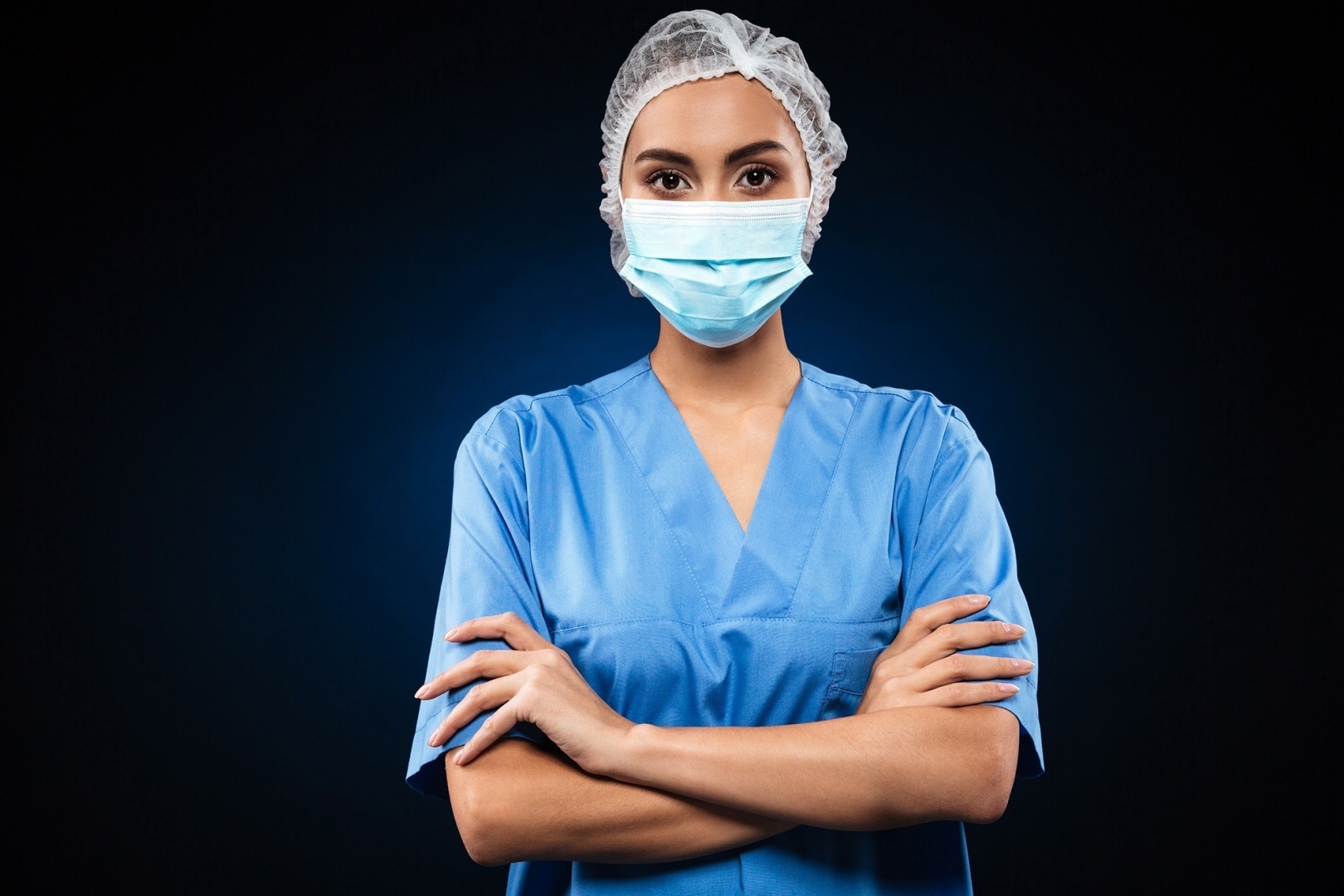 Медицинская сестра в маске
