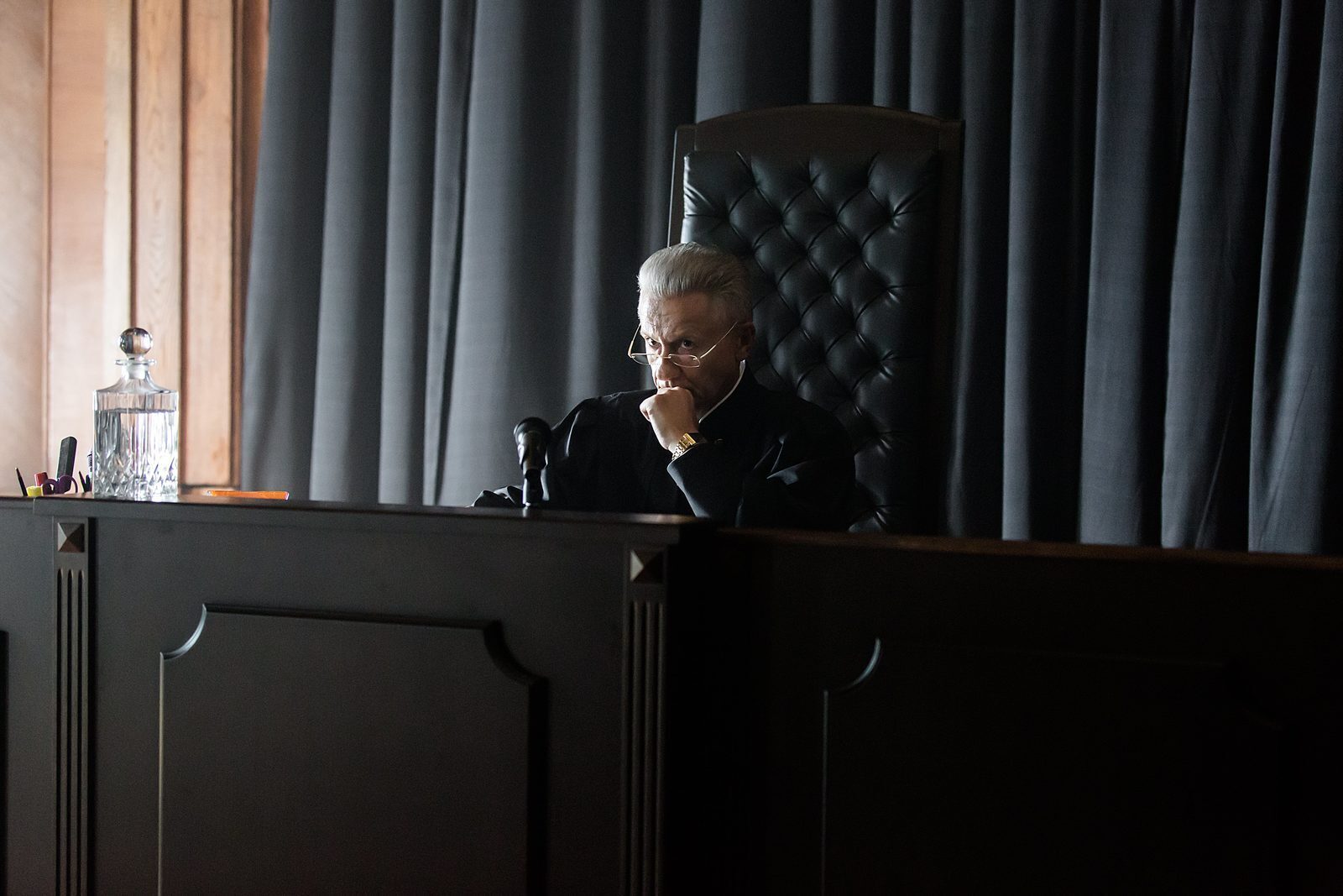 Сериал "Ваша честь" 20212022 (1 сезон) смотреть онлайн