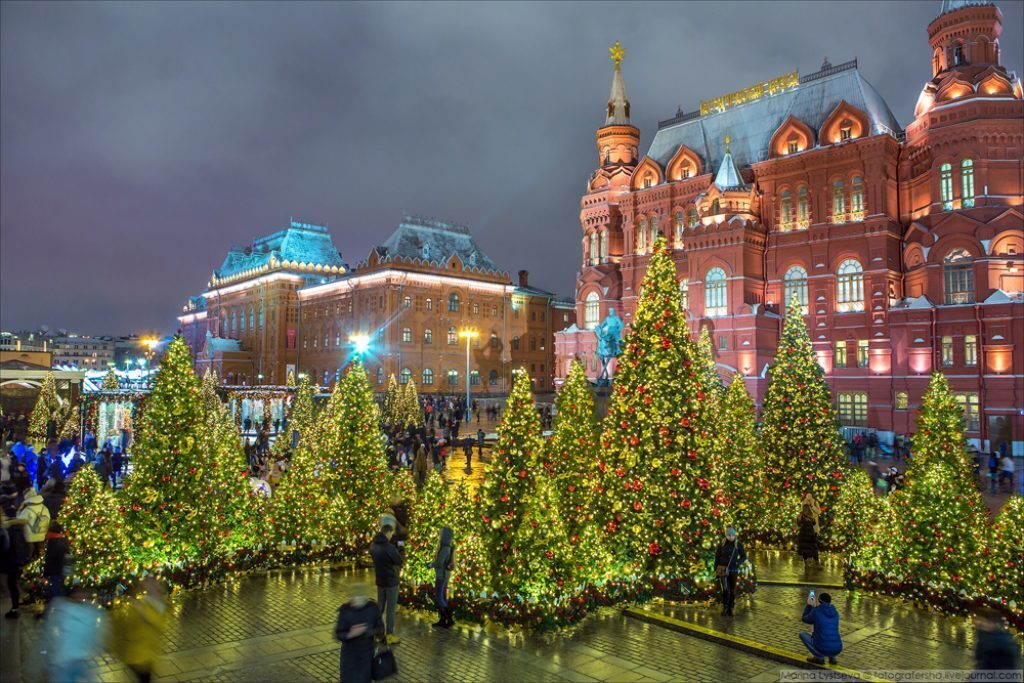 Фотографии новогодней москвы. Манежная площадь Москва 2021. Манежная площадь Москва новый год. Москва 2018. Манежная площадь зима.