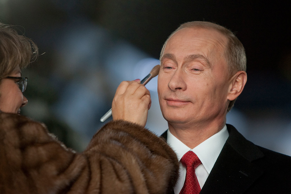 Будучи президентом. Путин старый. Новогоднее выступление Путина 2022. Путин заигрывает. Неудачные снимки Путина.