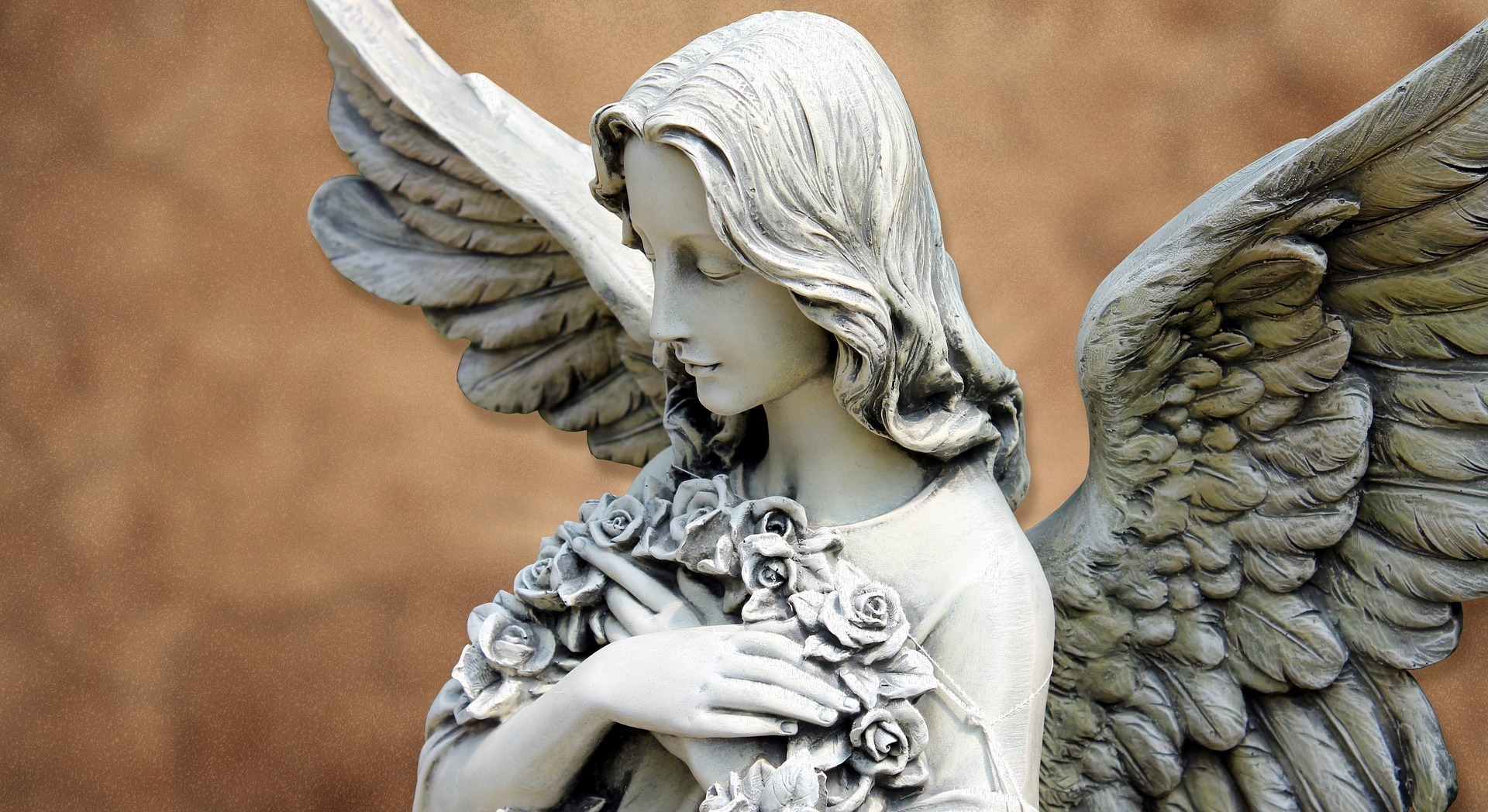 Крылатый ангел, охранитель надежды, вдохновитель чистоты и веры