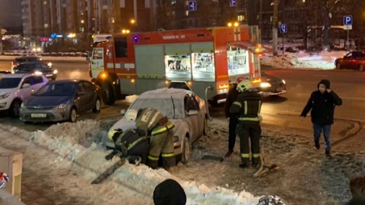 Трагедия в липецке. Пожарная машина в светофоре. Движение, Липецк, Октябрьская улица.