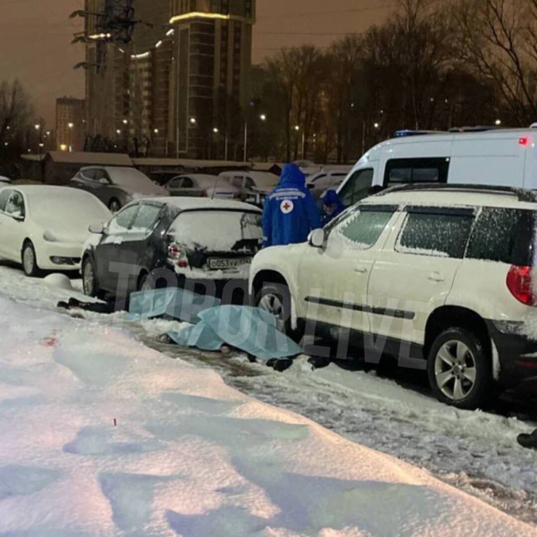 В СПБ 2 девушки сбросились