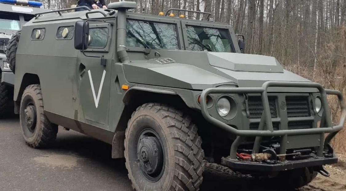 треугольник на российской военной технике. российская техника z. Z и v на технике. символы z и v на военной технике. обозначение v на военной технике россии.