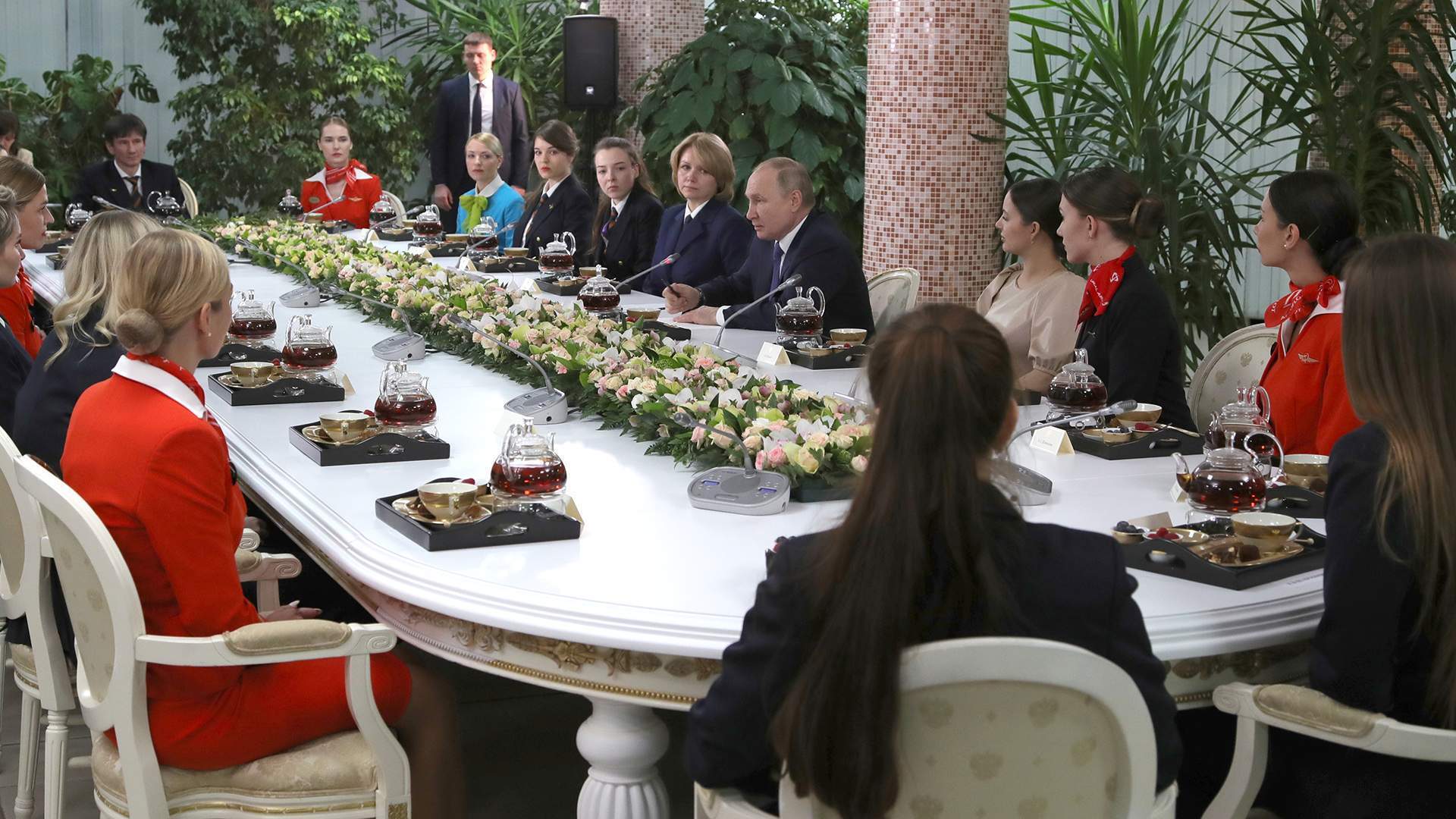 Встреча Путина со стюардессами