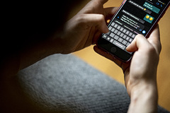 Пользователи смартфонов начали получать спам-сообщения от самих себя