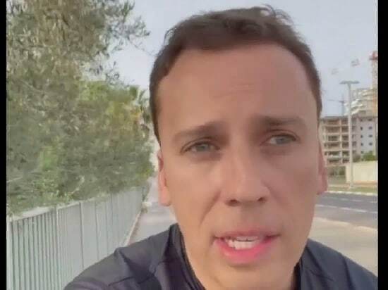 Придётся щекотать.