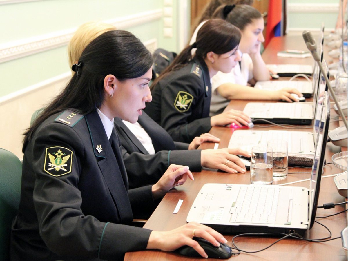 Что делать, если приставы арестовали алименты?