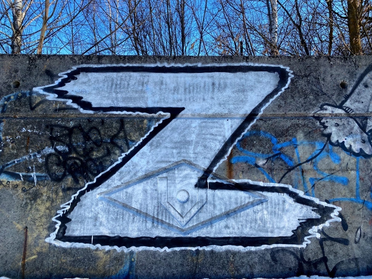 #ZAНАМИПРАВДА Умом Россию не понять, Аршином общим не измерить: У ней особенная стать - В Россию можно только верить.