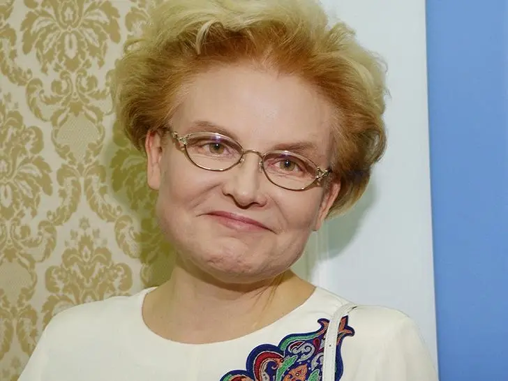 СМИ узнали, в какую страну уехала ведущая «Жить здорово!» Елена Малышева. Ранее стало известно, что выпуск программы о здоровье на ...