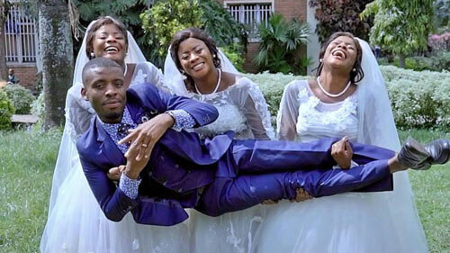 Мужчина планировал жениться на девушке, но пришлось ещё жениться на её сестрах. Своеобразная, но романтическая история и красочное видео со свадьбы.