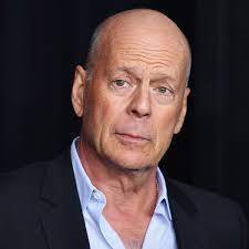 Голливуд сплотился вокруг Брюса Уиллиса после новостей о диагнозе афазия 03.04.2022