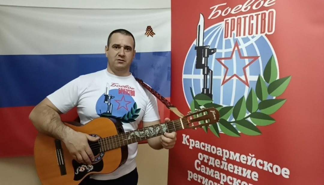 "СВОИХ НЕ БРОСАЕМ" - (автор-исполнитель В.Корнеев - полная версия песни/в поддержку Армии 🇷🇺 и Президента РФ)