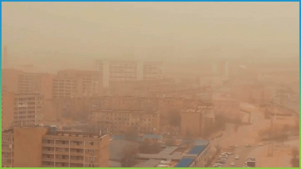 Пыльная буря накрыла Казахстан