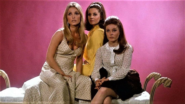 « Я просто хочу, чтоб меня полюбили не только за мое красивое тело». Честно о романе Жаклин Сьюзан - «Долина Кукол»