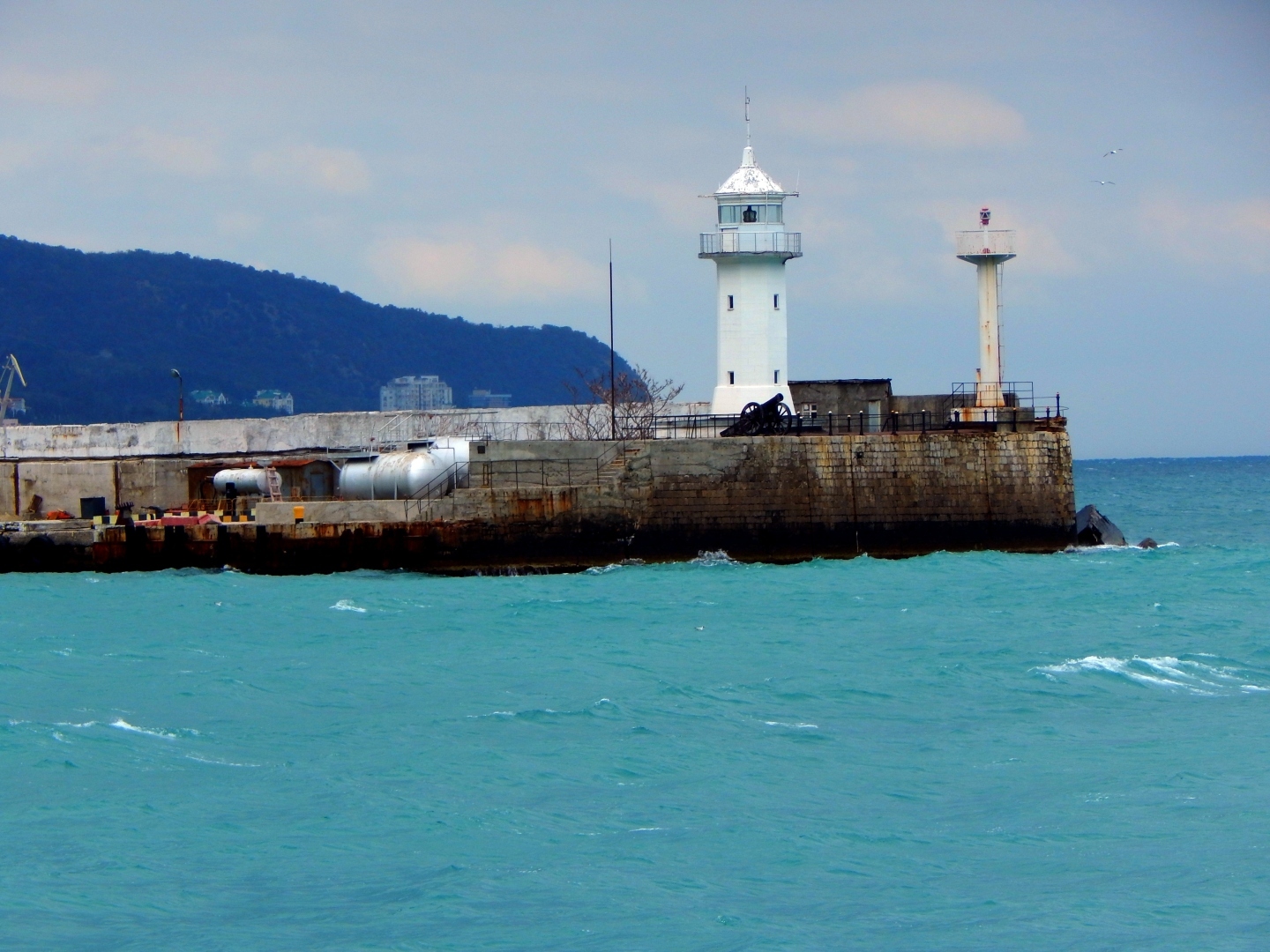 Один из маяков Крыма
