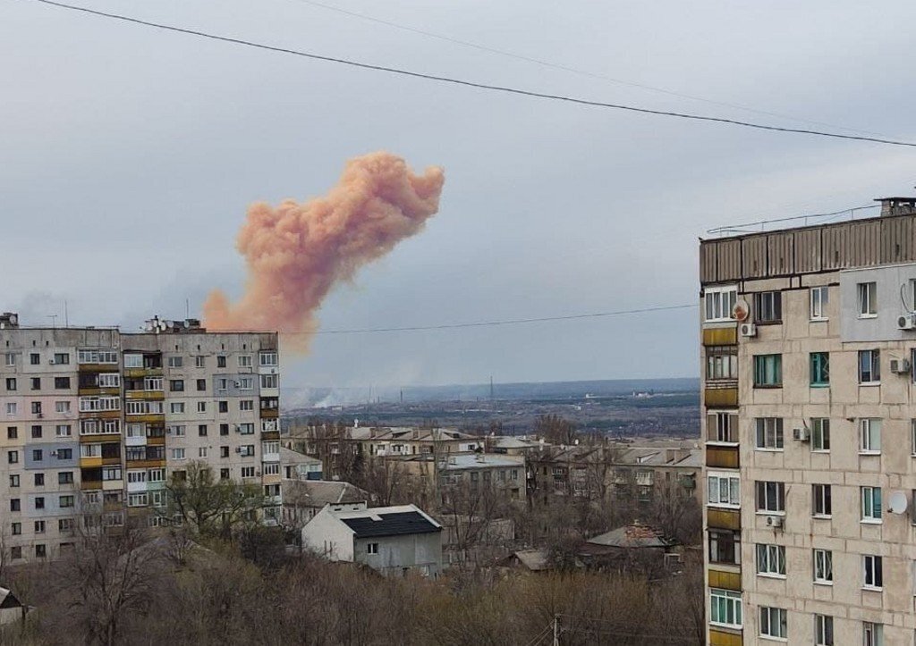 В Луганской области сообщили о подрыве цистерны с азотной кислотой