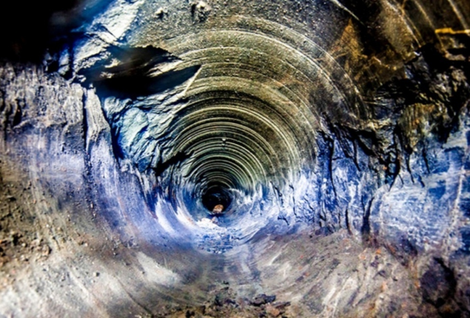 В какой области находится Кольская экспериментальная опорная сверхглубокая скважина — самая глубокая горная выработка в мире, имеющая ...