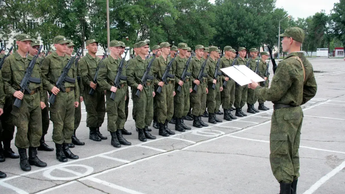 Весенний призыв-2022: кто должен расписаться за повестку – призывник или родственники. Армия 2022. Военный билет в 2022 году.