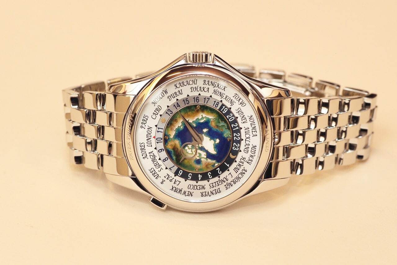 🧩 Факт: создавая Platinum World Time, мастера из Patek Philippe поставили перед собой серьезную задачу: часы должны показывать точное ...
