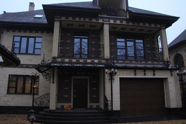 По данным, до 2 миллионов россиян ВИЧ-инфицированы. Около 100 человек умирают там каждый день от СПИДа. Почему российское правительство замалчивают.