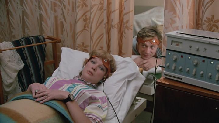 Это какой-то электросон, я Вам скажу, прям как каменный век. По сравнению с этой восточной медициной. Там знаете как? Иголочкой тюк, псык и все.