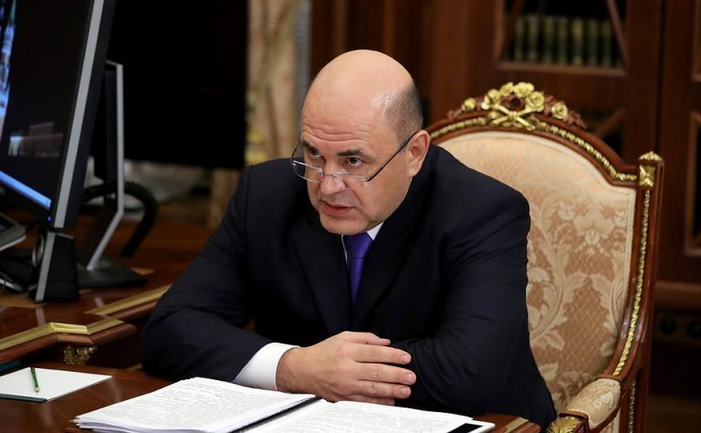 Как, на ваш взгляд, справляется Правительство РФ с экономическими проблемами, которые возникли после шквала санкций против России?