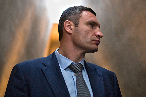 Битва за Киев Зеленский отбирает у Кличко столицу Украины. Опальный мэр ищет защиты у американцев