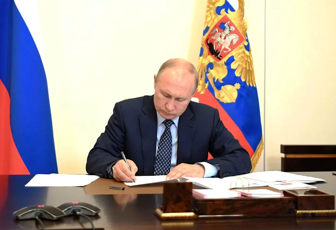 C 1 мая можно будет получᴎть новую выпᴫату вместе с пенсией