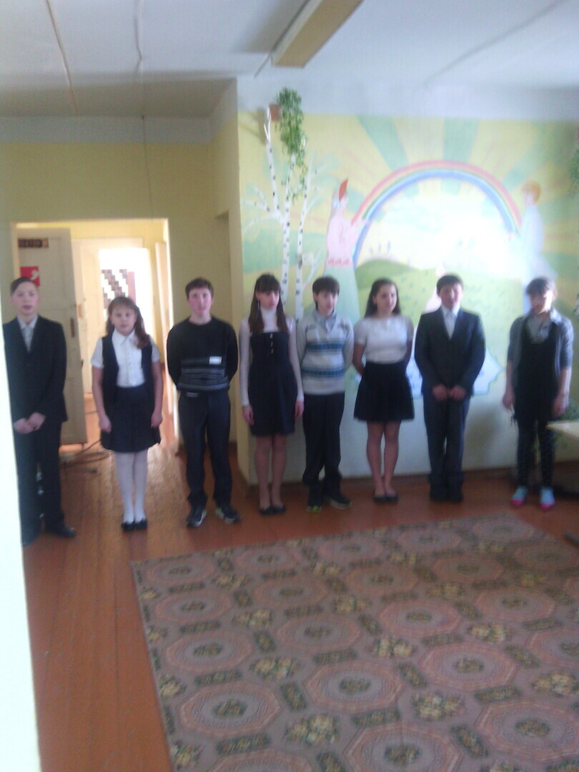 15-летняя девочка выпала из окна после игры в шахматы с отцом