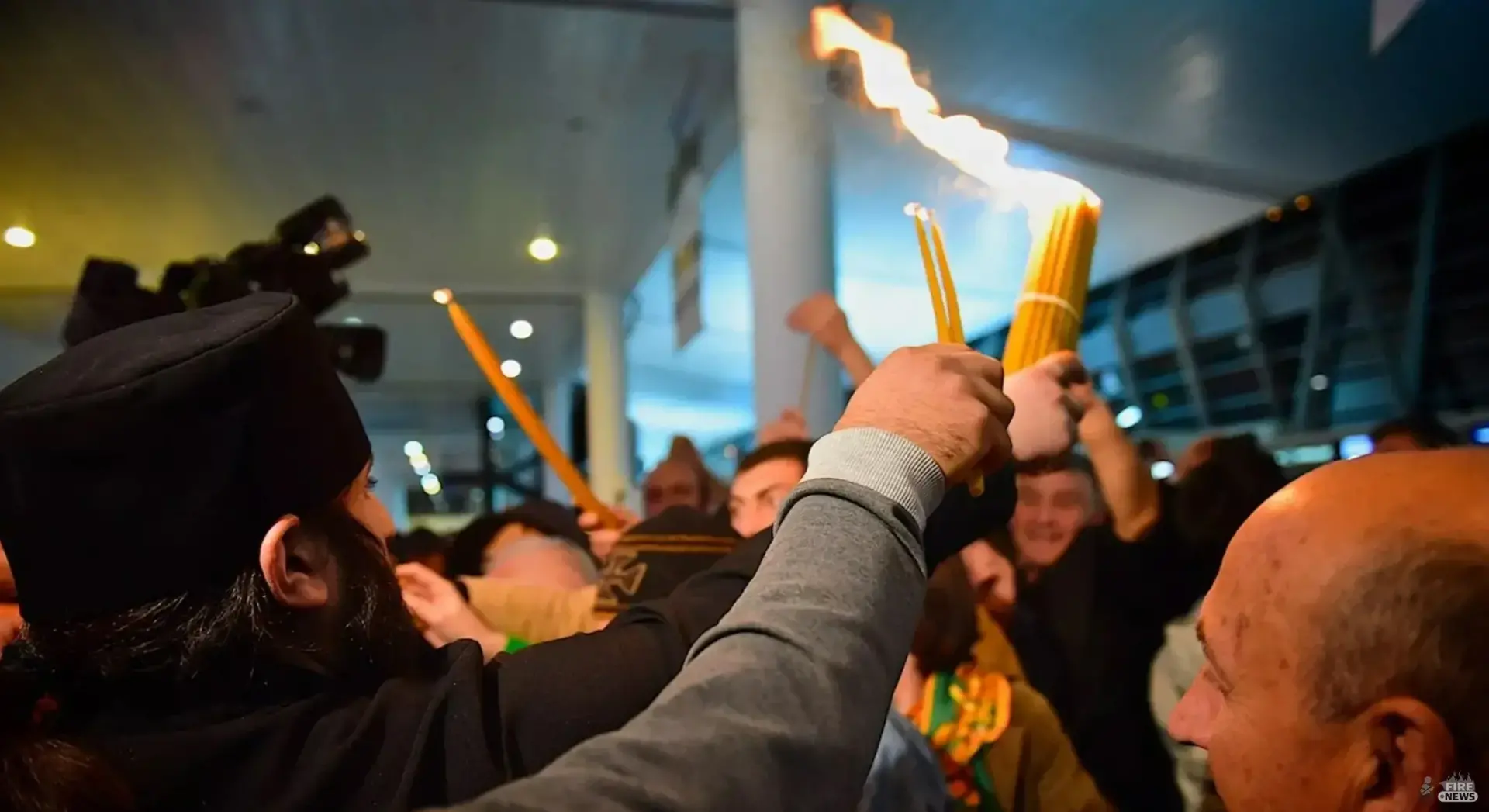 В Иерусалиме в Храме Гроба Господня сошел Благодатный Огонь! Чудо?