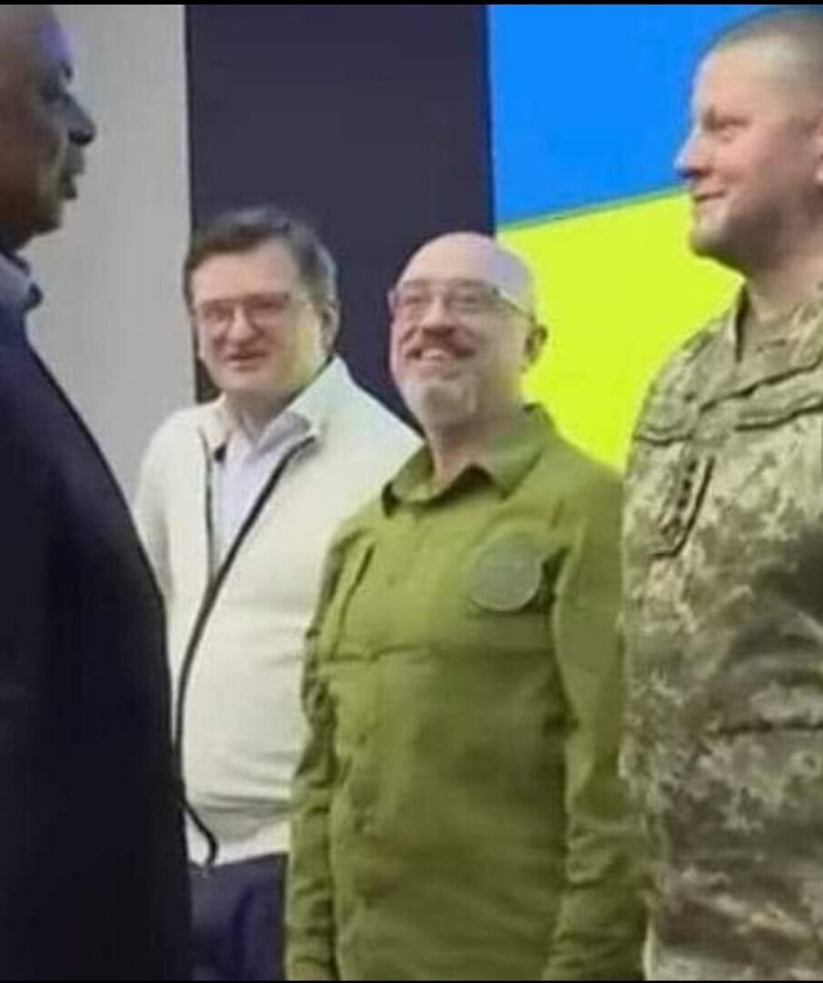 Ой а чему эти дебилоиды так рады А хозяин приехал))