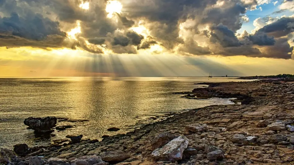 Прогноз погоды на майские праздники для всей России - жара накроет Сибирь, а Москва и Питер будут мерзнуть