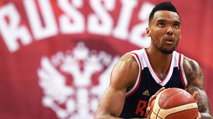 Баскетболист ЦСКА Боломбой отказывается возвращаться в Россию, игрок эмоционально отреагировал на требование клуба