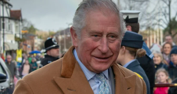  Документальный фильм Netflix раскрывает. Принц Чарльз писал письма британской звезде, оказавшейся педофилом В связи с выходом нового документального 