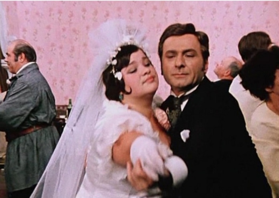 Какая роль, навсегда закрепила за за Крачковской имидж «знойной женщины, мечты поэта» – в другом амплуа ни один режиссер ее уже не видел?