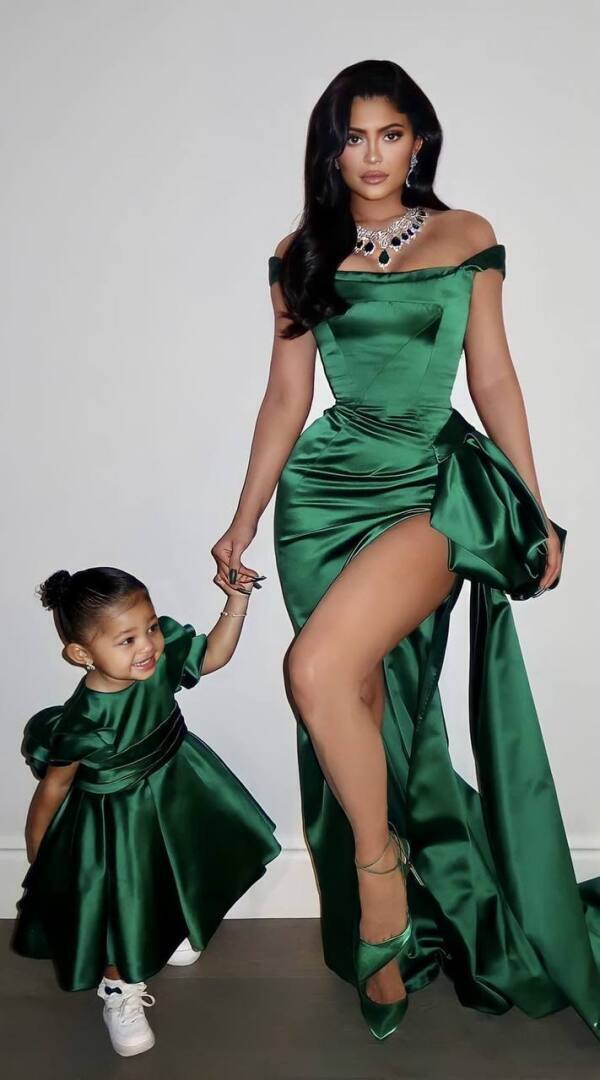 Оксану Самойлову обвиняют в плагиате! Правда копирует Кайли Дженнер?