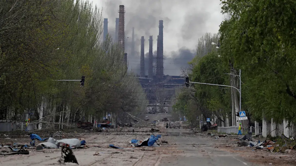 «Если у нас закончится еда, мы будем ловить птиц» Командир батальона «Азов»* Святослав Паламарь заявил, что на «Азовстали» очень страшно без еды