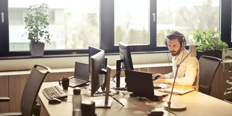 Кто считает что переход на четырёх дневную рабочую неделю будет лучшим, чем пятидневная работа в 40 рабочих часов. Скажется ли нагрузка на рабочих.