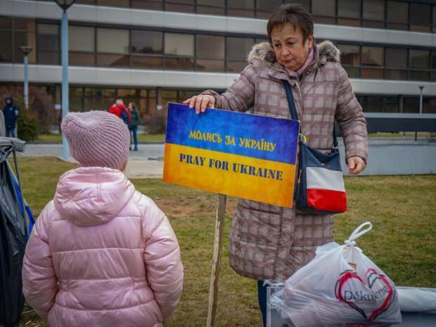 Украинским беШенцам велели покинуть курорты Болгарии