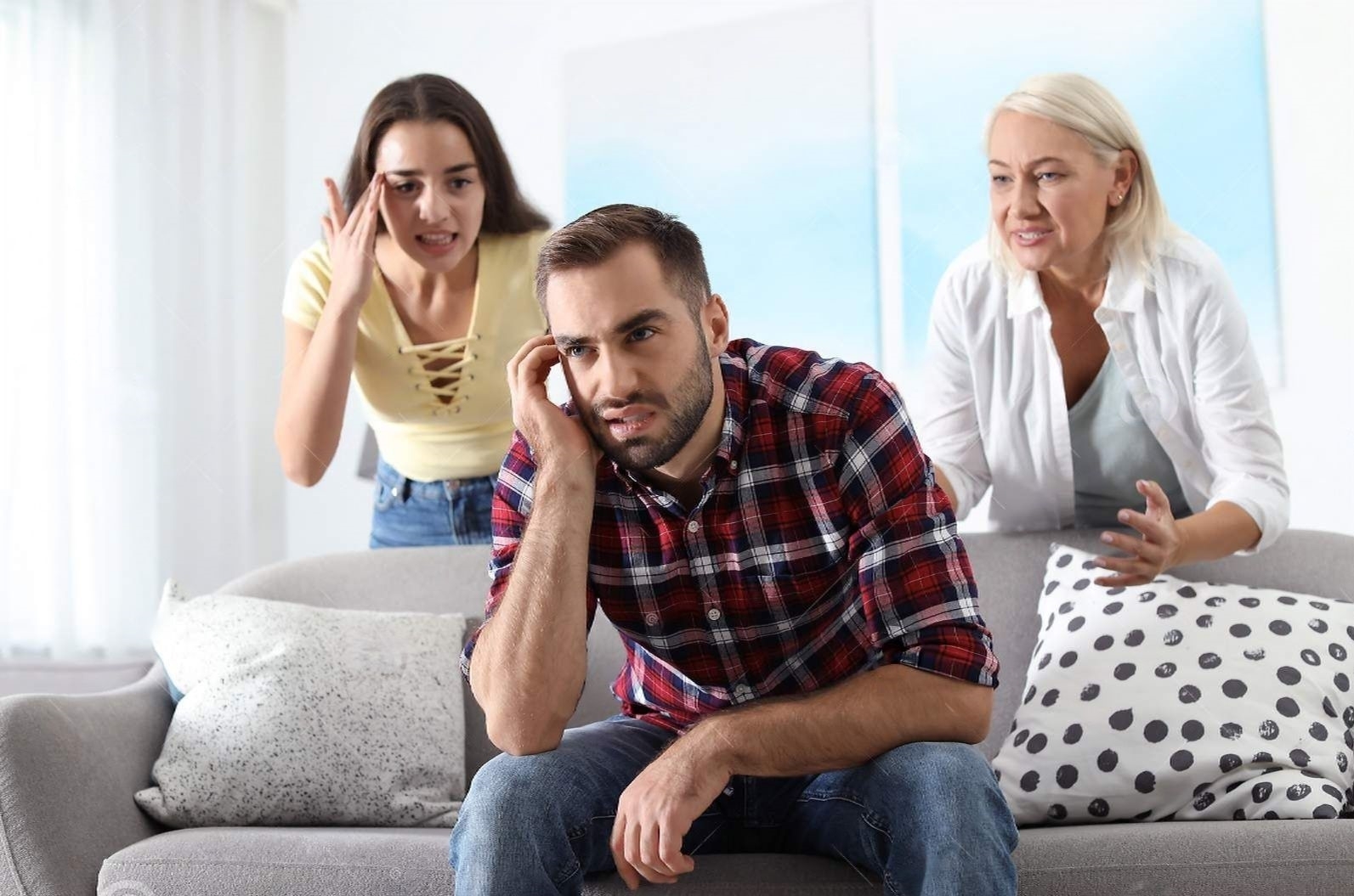 Не хочу жить с родителями мужа, поэтому их выгнала.