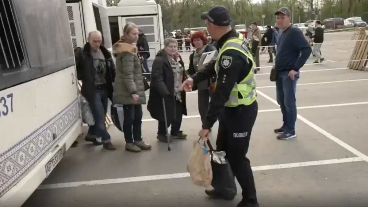 «Люди гниют в подвалах» Эвакуированные с «Азовстали» рассказали об аде в 36 бомбоубежищах и двух этажах раненных военных ВСУ и бойцов «Азова»