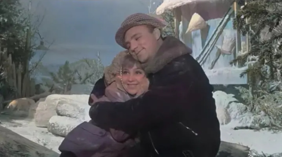 Какая песня звучала в к/ф "Девчата"?