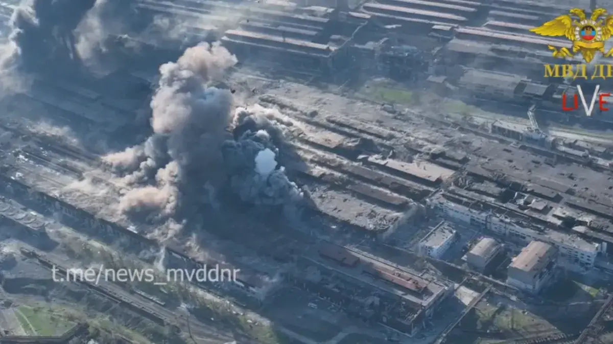 Осада Азовстали: «С Азовстали никто на связь не выходит». Как гаубицы жестко бомбят «беспокоящим огнем» заблокированный завод – показала милиция ДНР