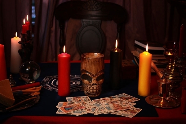 Неонацистов и военнослужащих Украины уличили в занятиях колдовством-черной магией