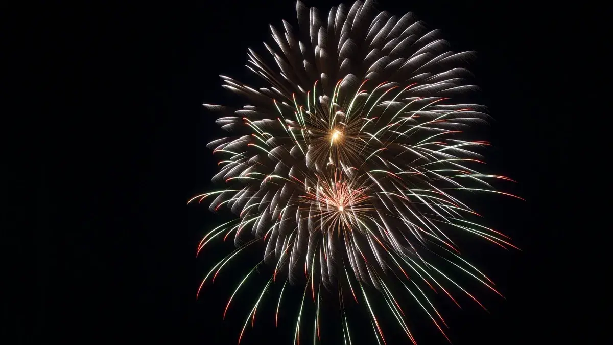 В Новосибирске 9 мая будет два салюта Победы – где и во сколько. Будет ли прямая трансляция