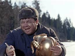 Эй, гаражданина! Ты туда не хади, ты сюда́ хади. А то снег башка попадет, савсэм мёртвый будешь. Какие фразы не из к/ф "Джентльмены удачи" ?